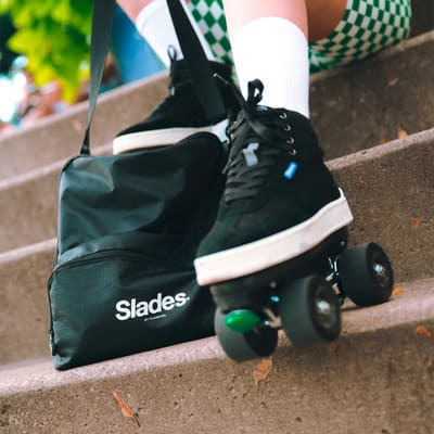 detachable-roller-skates-accessories-slades-buddy-bag-lifestyle