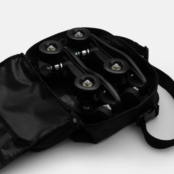 detachable-roller-skates-accessories-slades-buddy-bag-open