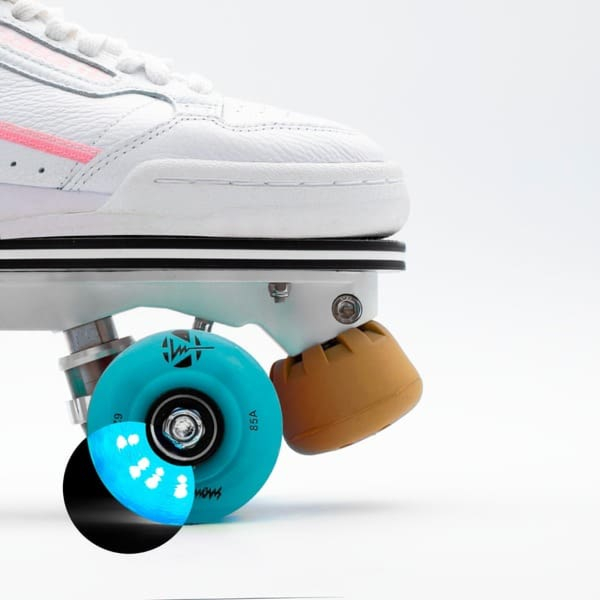 detachable-roller-skates-accessories-luminous-light-up-wheels-blue-glow-lifestyle