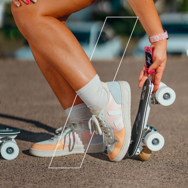 detachable-roller-skates-shoes-veja-v-10-petal-multico-lifestyle