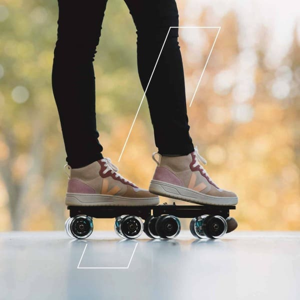 detachable-roller-skates-shoes-veja-v-15-multico-peach-lifestyle