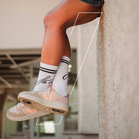 detachable-roller-skates-shoes-veja-v-10-multico-peach-lifestyle