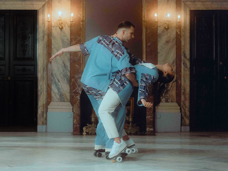 Love on wheels:  the story of a passionate skating couple