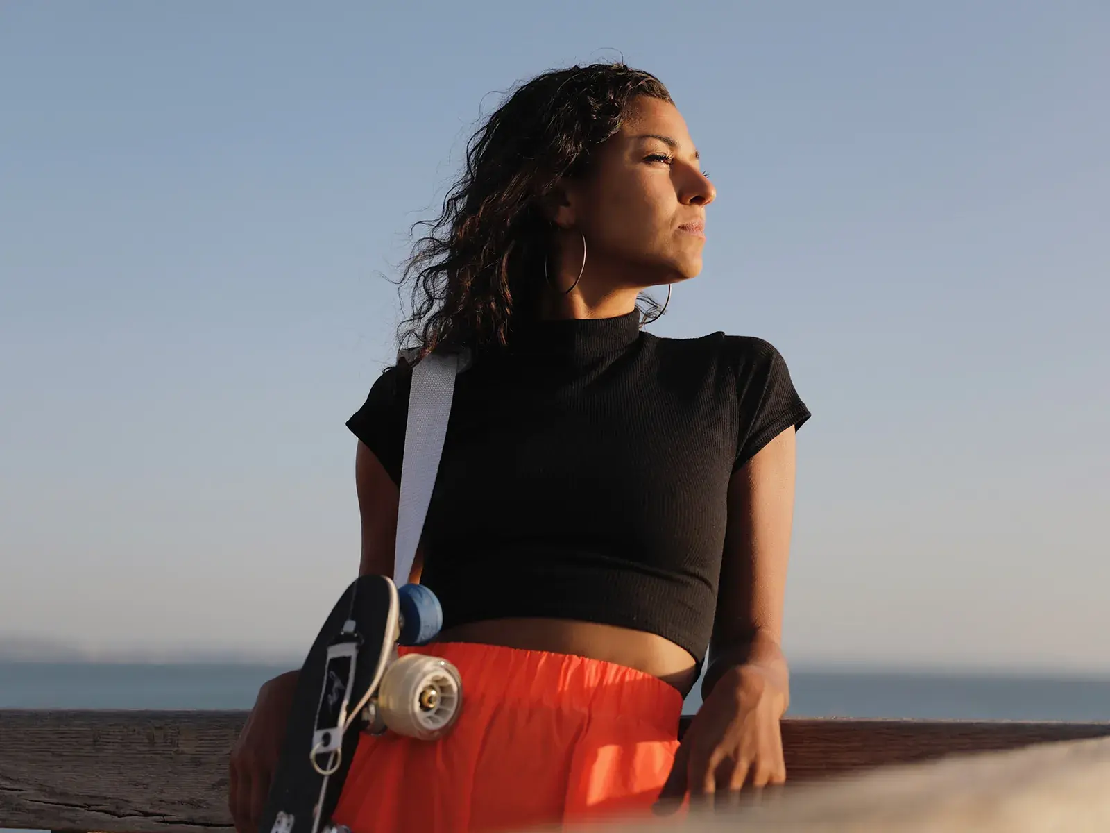 Najete Kada holding her rolling parts of flaneurz