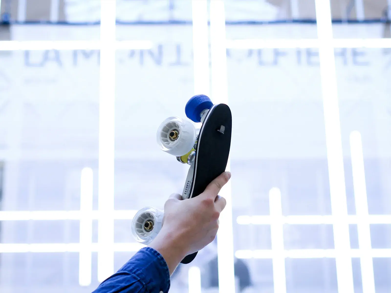 a hand holding the rolling part of flaneurz