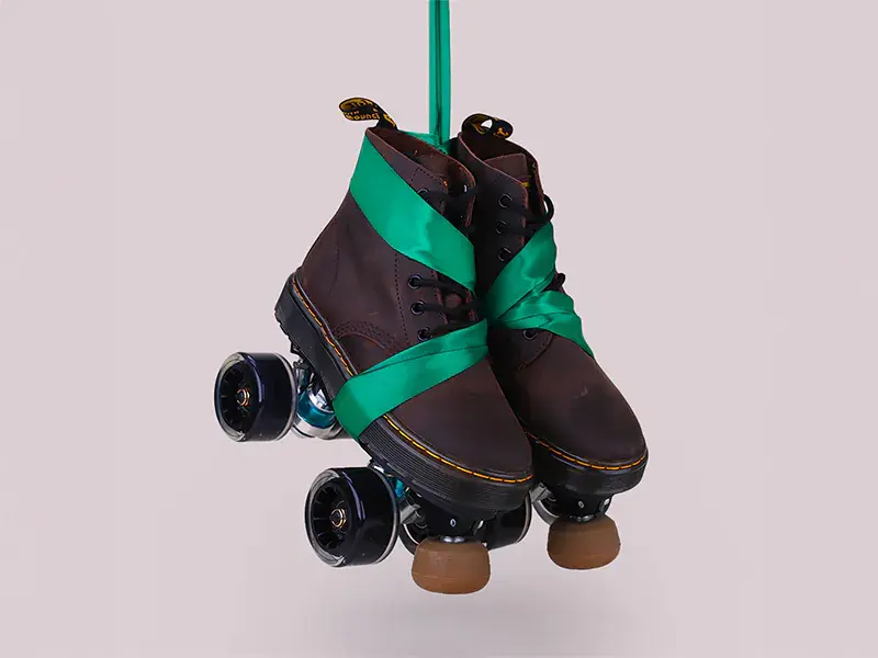 Roller skates shoes with the rolling parts 