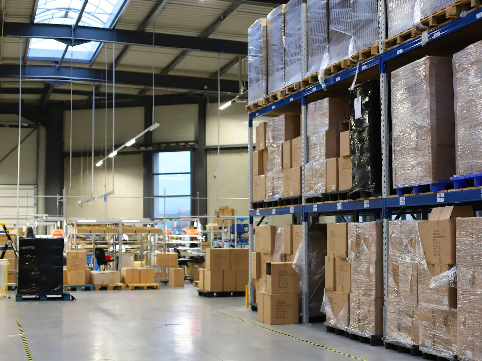 Flaneurz warehouse 