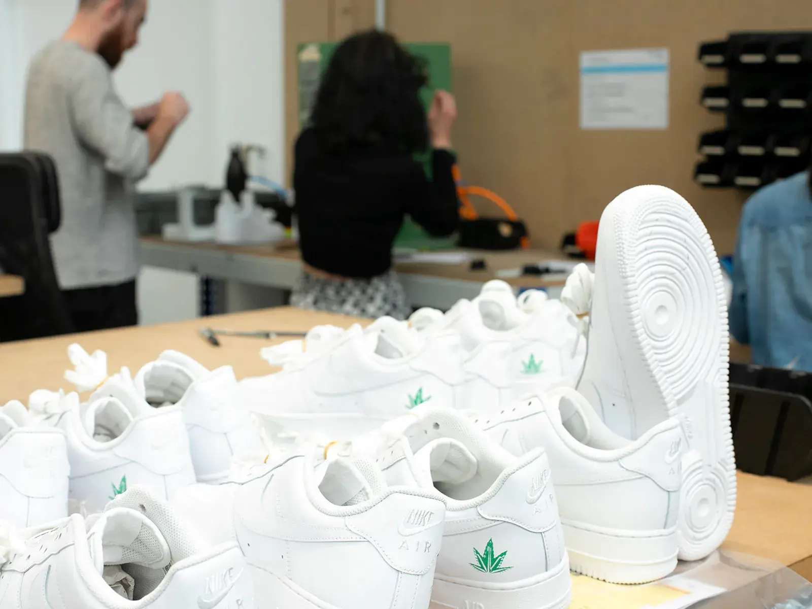 Nike sneakers being transformed by flaneurz
