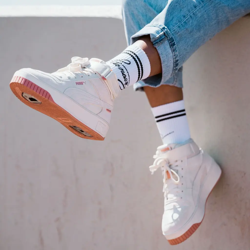 Patins a roulettes puma carina beige rose lifestyle.webp