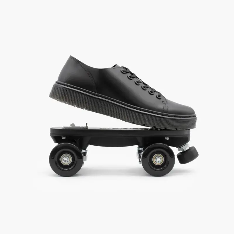 par-flaneurz-pc-dr-martens-dante-pr-slades-de_clipse-roller-skates.webp
