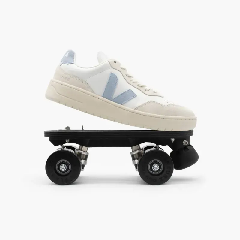 par-flaneurz-veja-v-90-low-extra-white-steel-clipse-roller-skates.webp