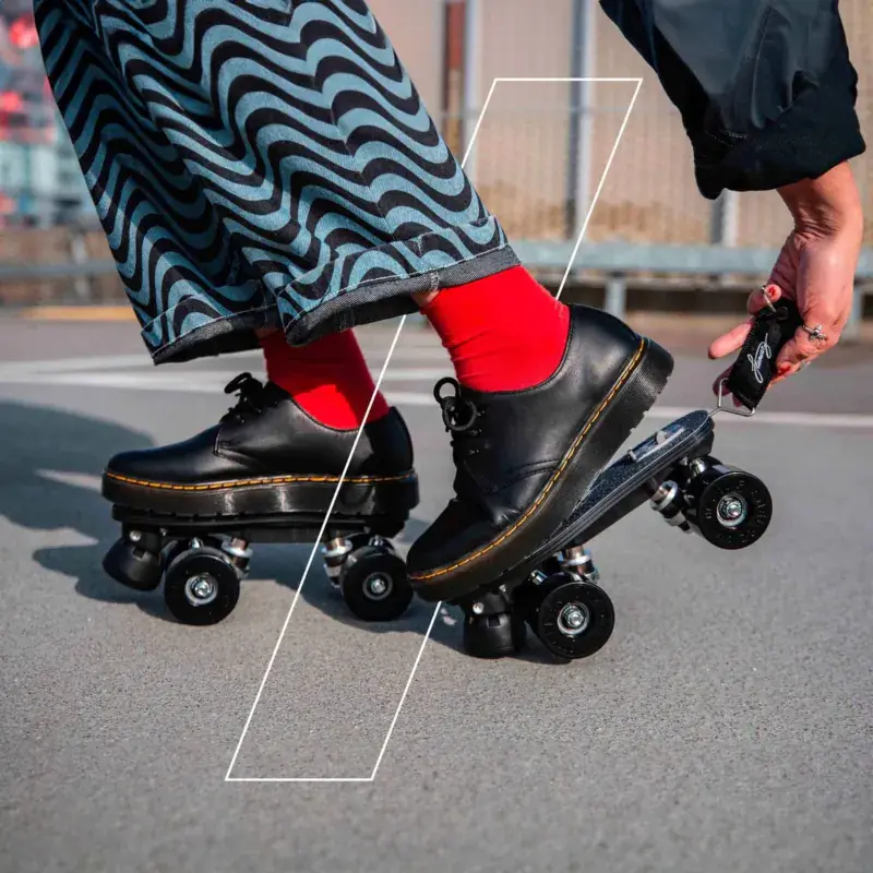lifestyle-flaneurz_2_7_-roller-skates.webp