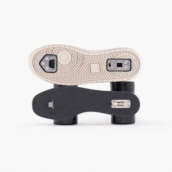 mens-roller-skates-_veja-v-10-white-nautico-flaneurz-semelle-roller-skates.webp