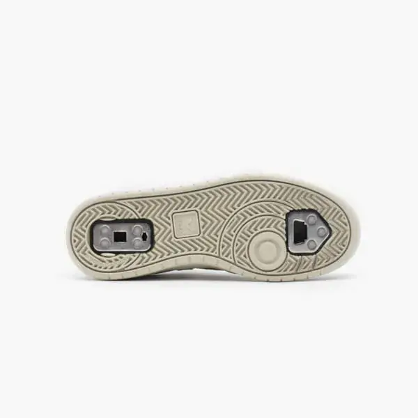 womens-roller-skates-veja-v-12-white-dune-flaneurz-declipse-roller-skates.webp
