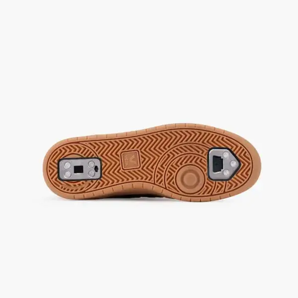 womens-roller-skates-veja-roraima-brown-black-flaneurz-declipse-roller-skates.webp
