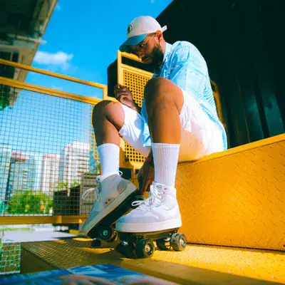 mens-roller-skates-pack-s-quad-blanc-flaneurz.webp