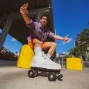 mens-roller-skates-pack-s-quad-blanc-flaneurz-semelle.webp