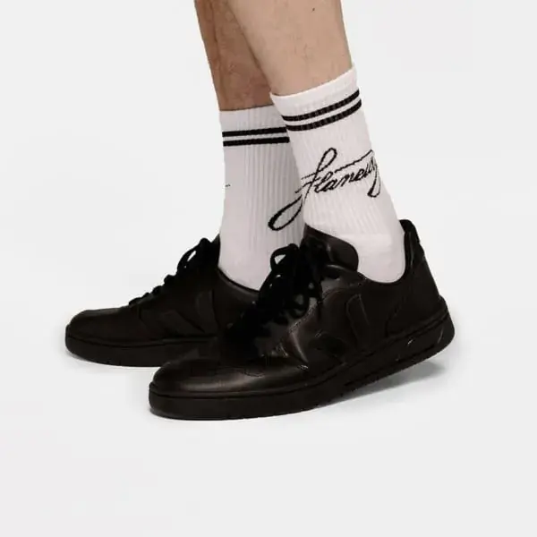 roller-skate-roues-socks-white-black-flaneurz-2.webp
