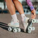 roller-skate-roues-premium-rolling-parts-white-flaneurz-lifestyle-roller-skates.webp